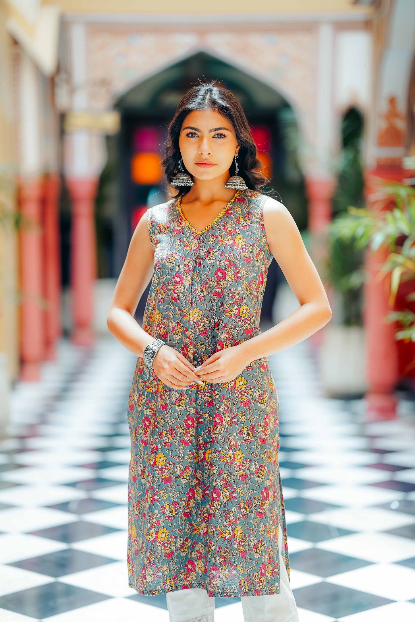 Nivriti Kurta
