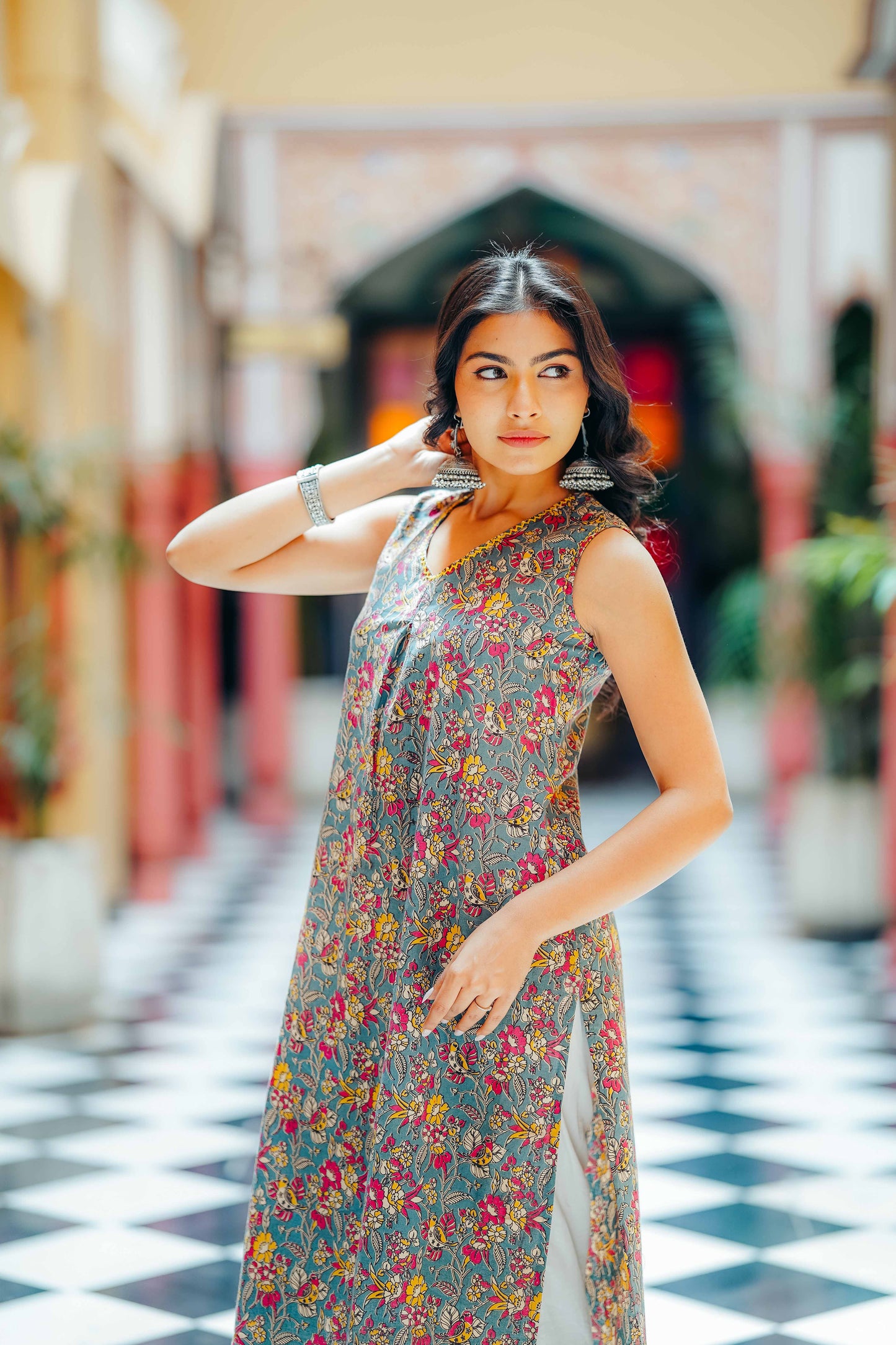 Nivriti Kurta